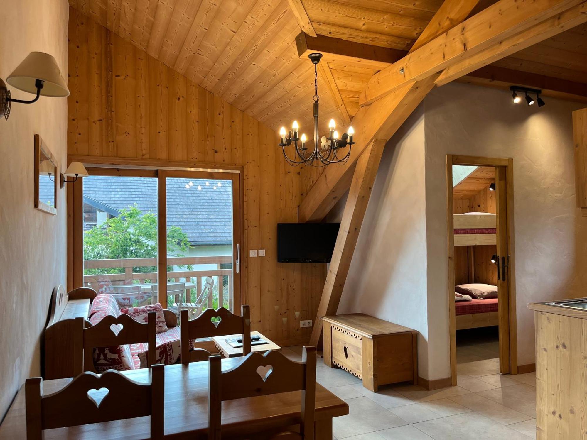 Gîte Balnéo Au Coeur des Alpes Taninges Extérieur photo