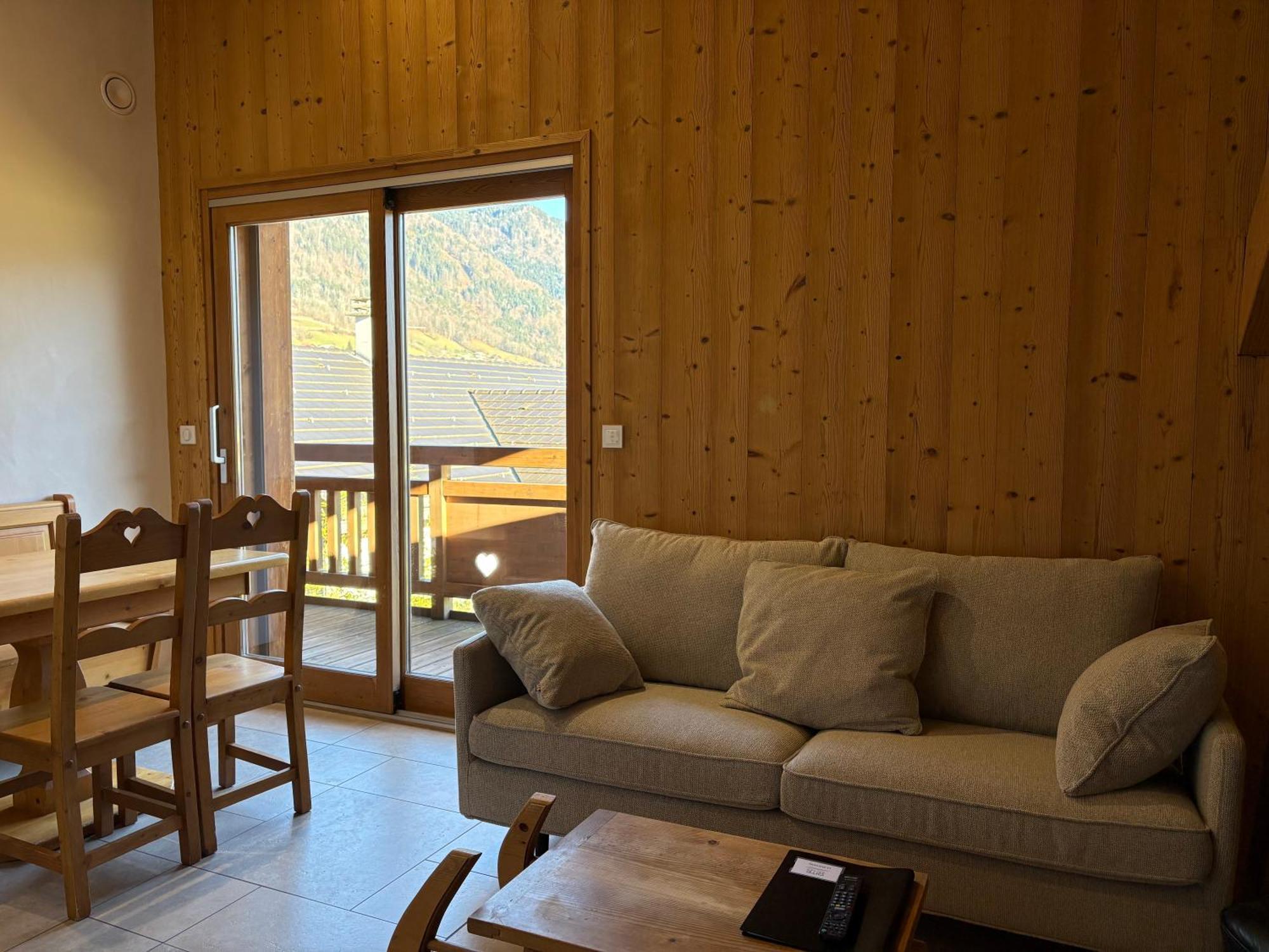 Gîte Balnéo Au Coeur des Alpes Taninges Extérieur photo
