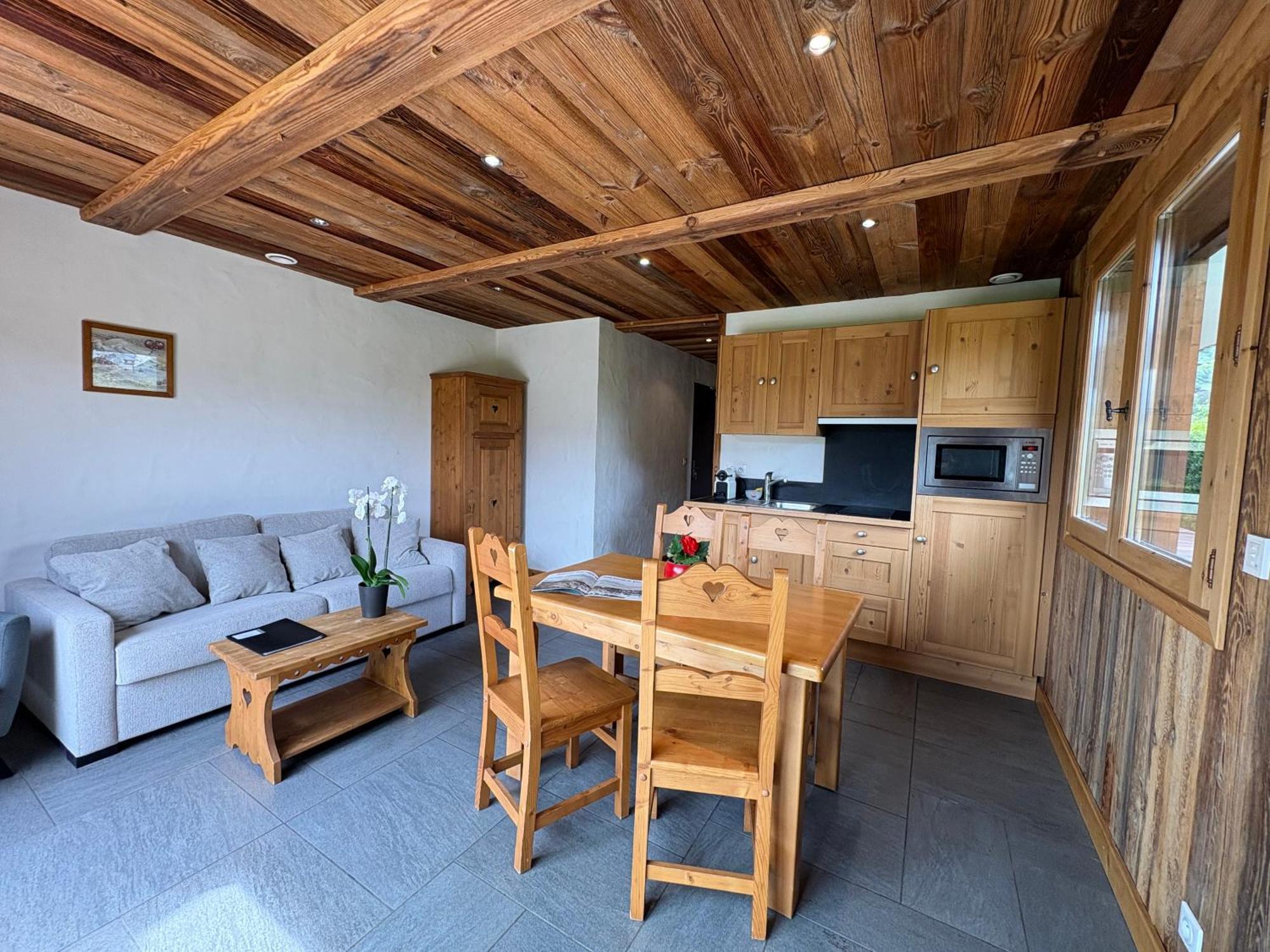 Gîte Balnéo Au Coeur des Alpes Taninges Extérieur photo