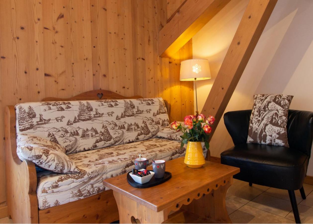 Gîte Balnéo Au Coeur des Alpes Taninges Extérieur photo